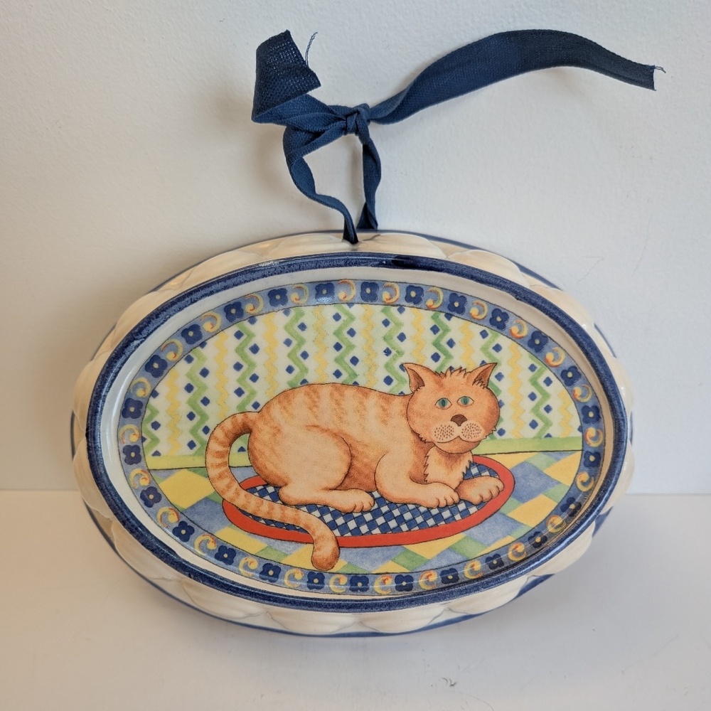 Oval Ceramic Cat Jell-O Mold wall hanging Italian decor